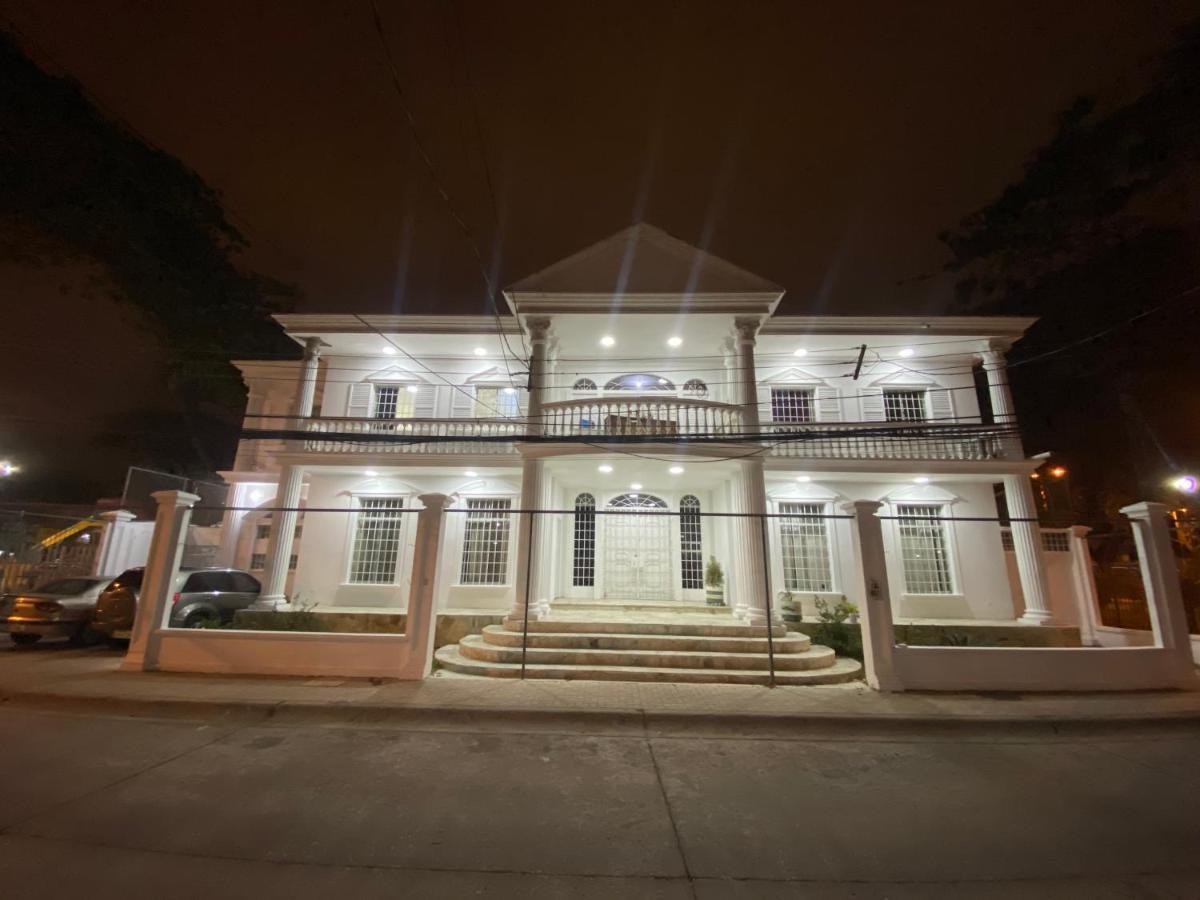 White House Apartment Guayaquil Exterior photo